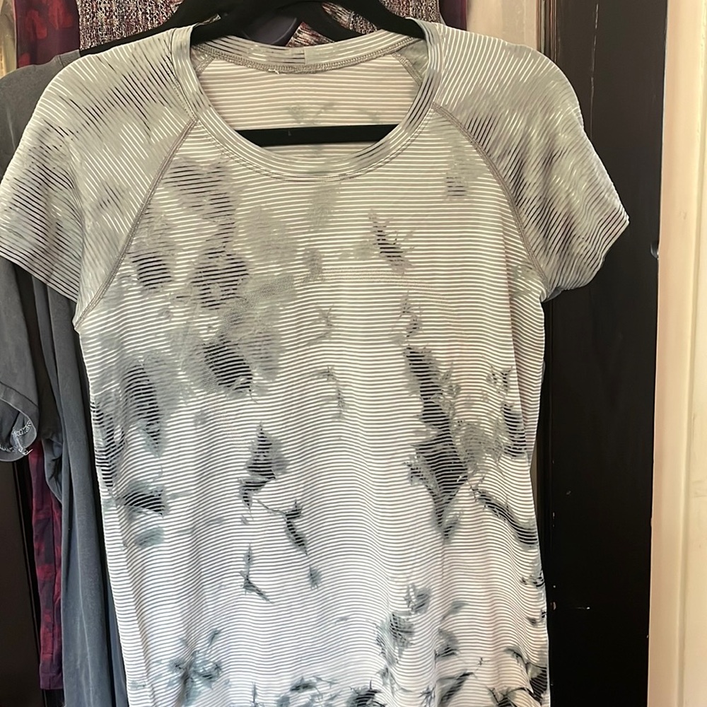 Lululemon Swiftly Tech SS 2.0 Gray Tie Dye Athletic Shirt Workout